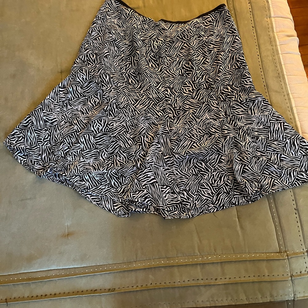 Dana Buchman Zebra Print A-Line Skirt, flowy, just below knee